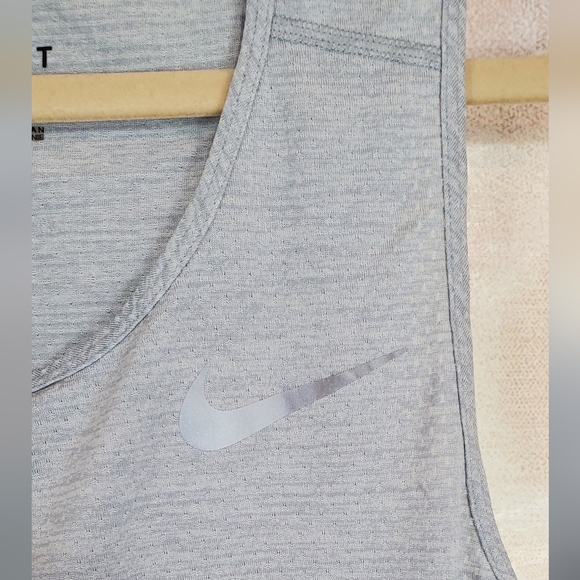 Nike men's dri-fit tank sleeveless gray shirt size medium - Picture 2 of 4